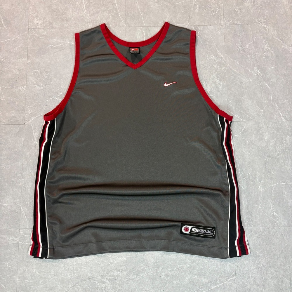 Y2K Nike basketball gray jersey